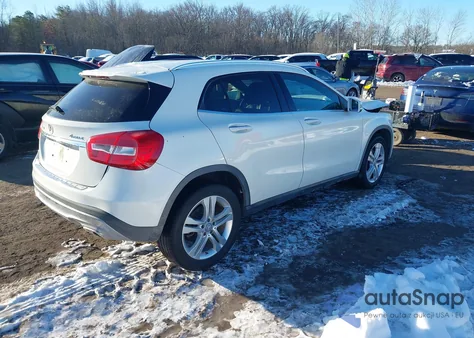 2016 Mercedes-Benz Gla 250 4Matic z USA, uszkodzony, nr VIN WDCTG4GB1GJ218874